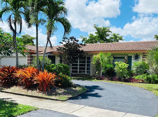 6820 NW 81st St, Tamarac, FL 33321
