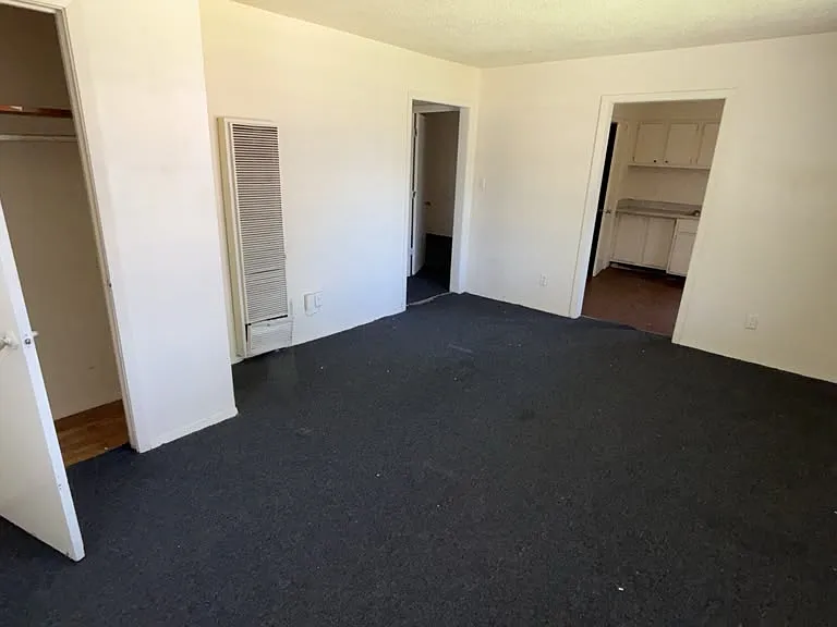 325 Greenlaw Ave #14 — Photo 3
