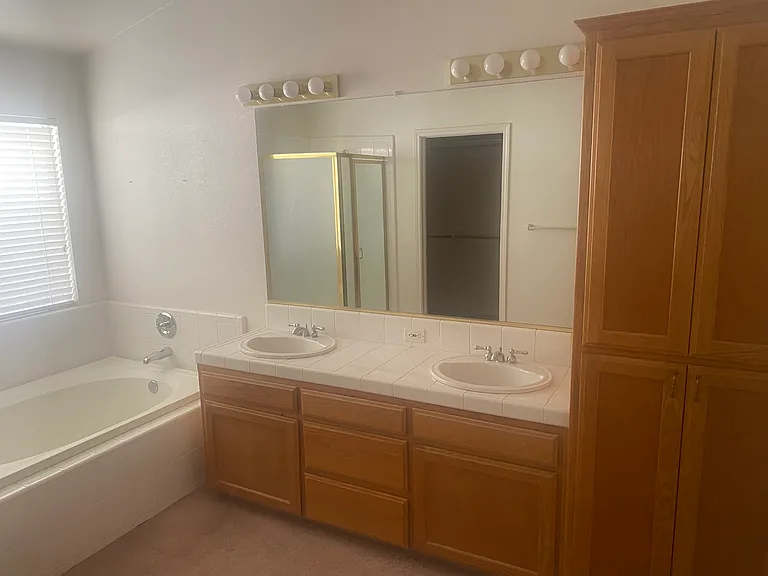 2617 E Niles Ave — Photo 11