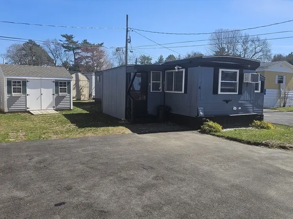 8 Gerald Dr, Middleboro, MA 02346