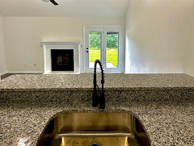 3801 Buchanan Dr — Photo 9