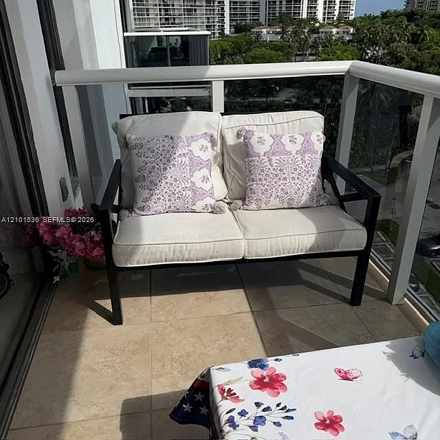 Aventura Eldorado Condo — Photo 4