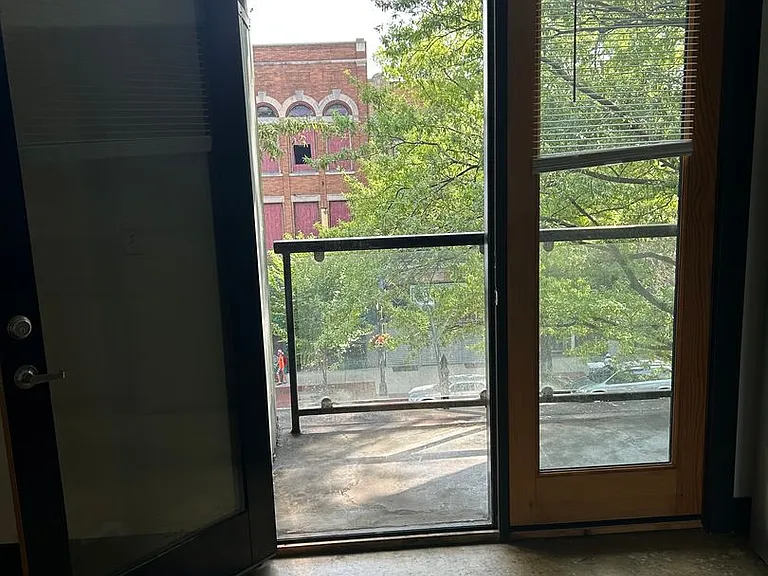 Atrium on Broad Apartments — Photo 23