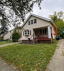 13901 Tyler Ave photo 1