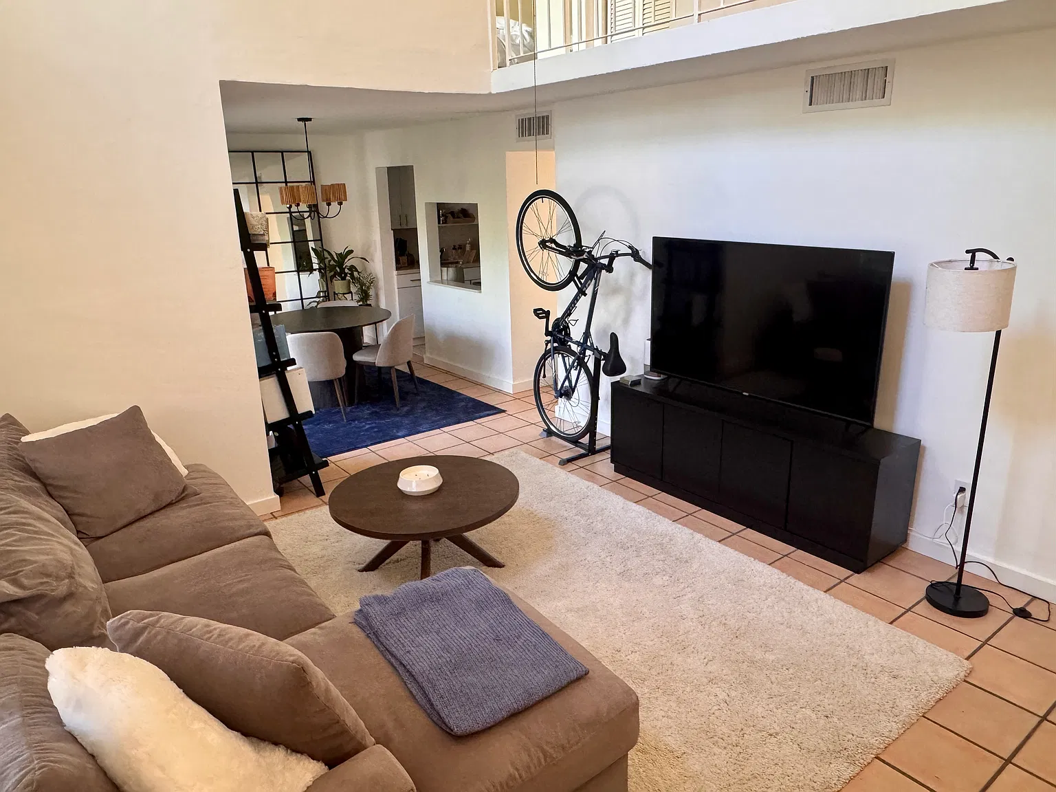 11 Edgewater Dr — Photo 4