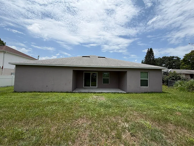 867 Glencove Ave NW — Photo 14