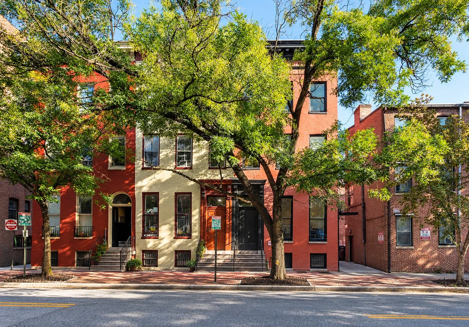 14 E Read St — Photo 1