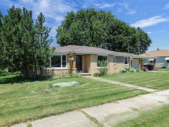 3rd image of 428 8th St