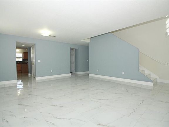5th image of 304 Lake Hills Ln