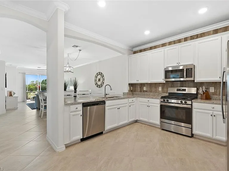 17829 Woodland Ct — Photo 13