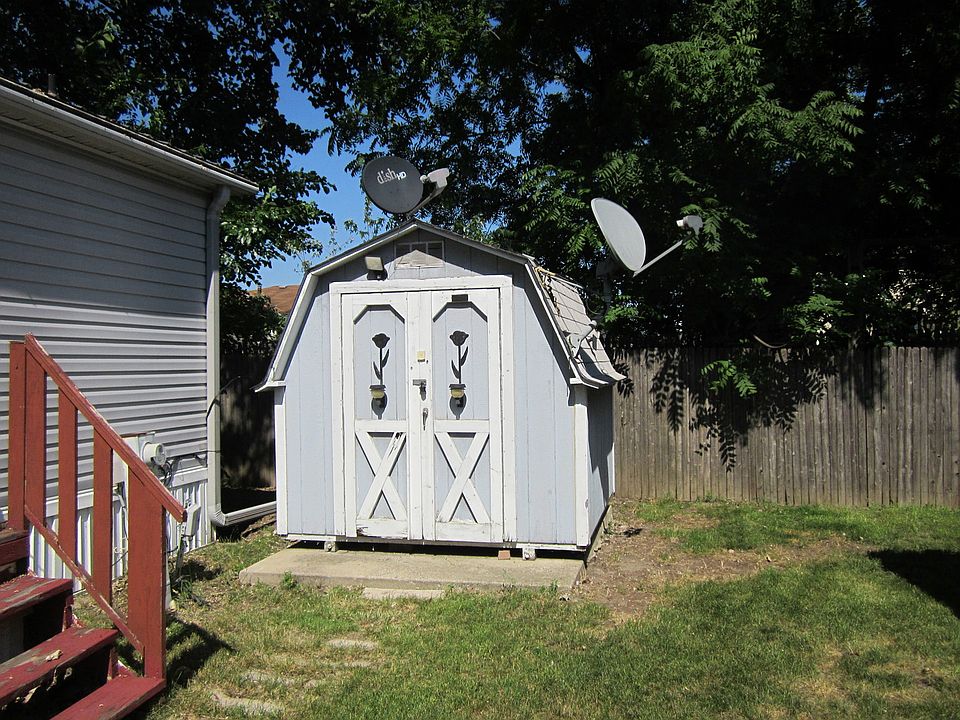 2nd image of 387 Geneva Dr
