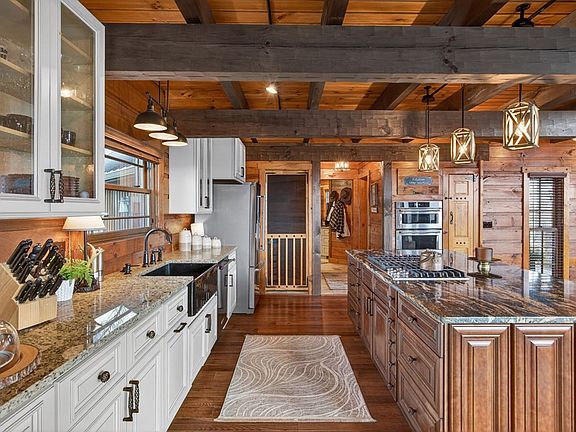 21st image of 751 Bear Knob Ln