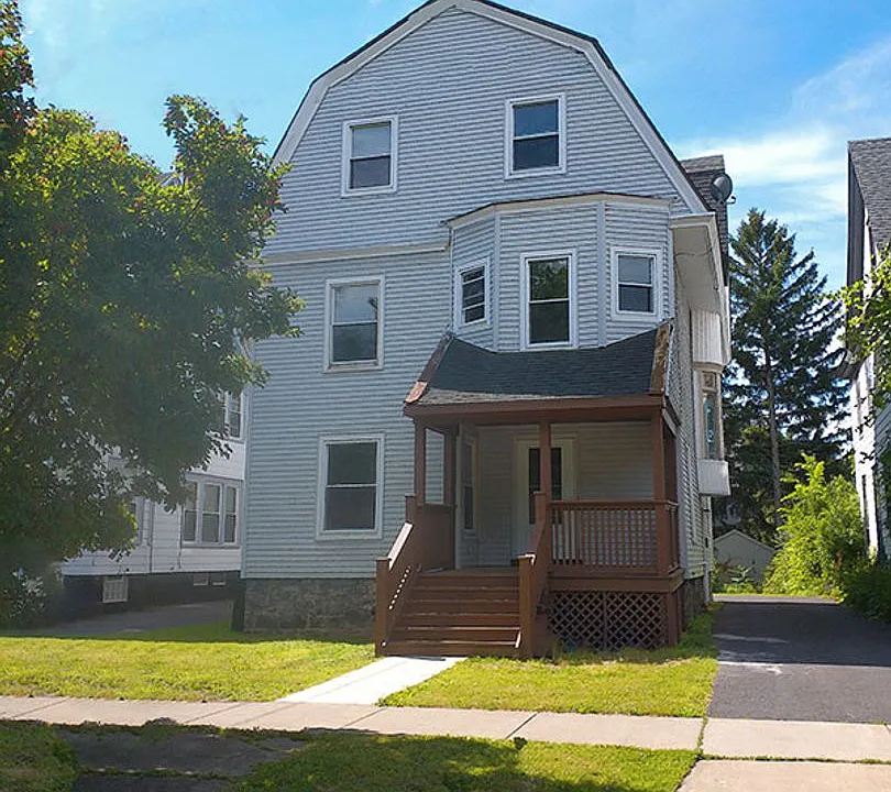 204 Harvard Pl