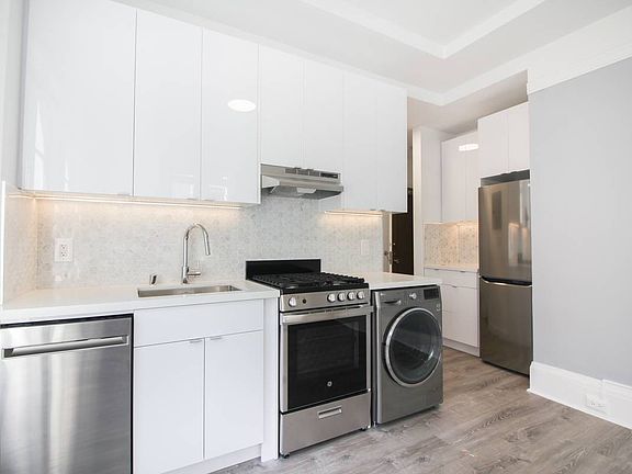 3rd image of 626 Powell St #203