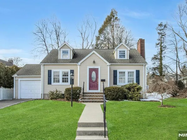 12 Summit Ave, Westwood, NJ 07675