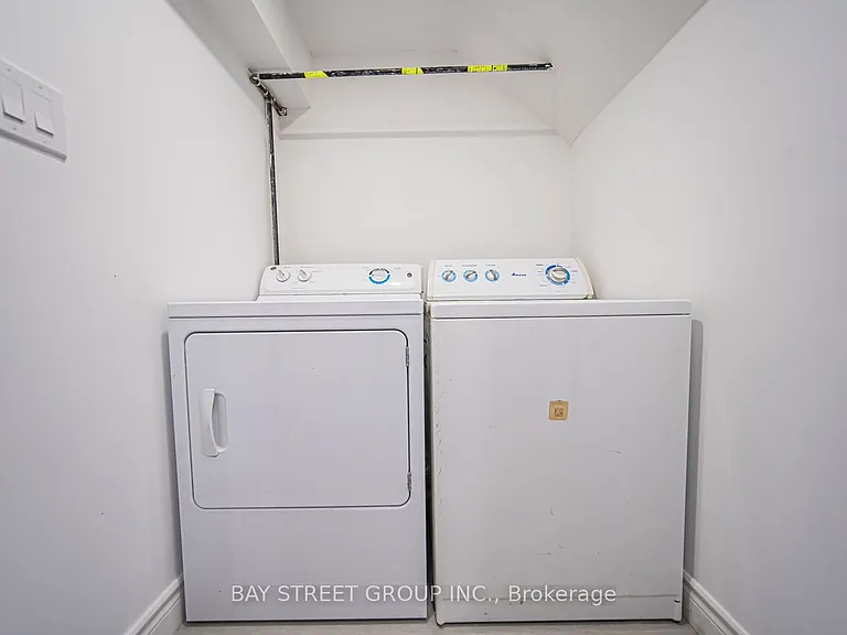 538 Queens Dr #BASEMENT — Photo 14