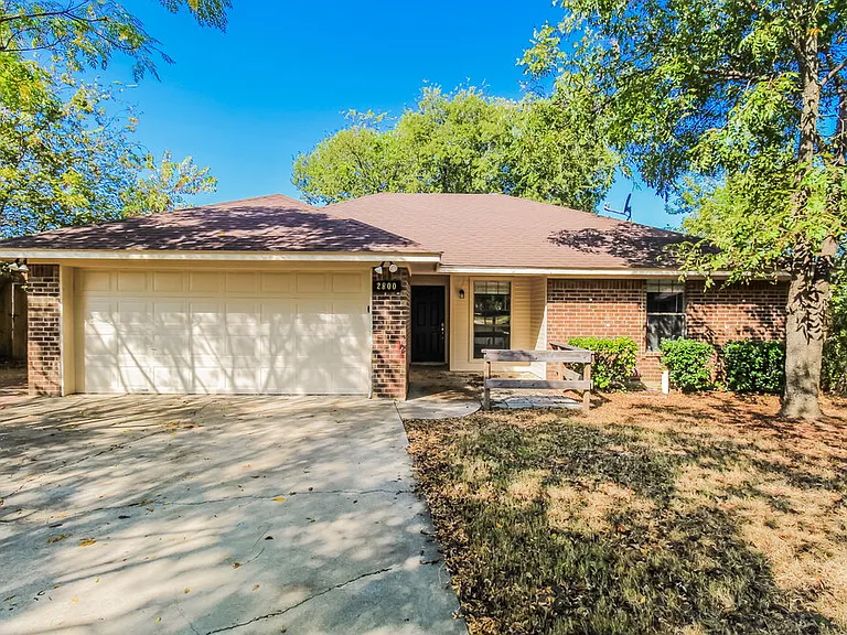 2800 Terry Ct — Photo 1