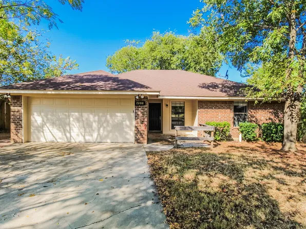 2800 Terry Ct, Denton, TX 76209