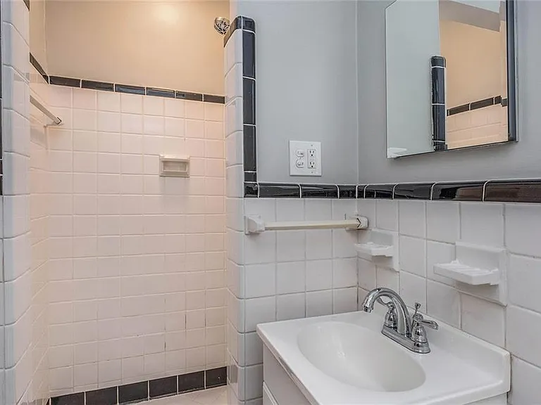 388 Lakemoore Dr NE — Photo 18