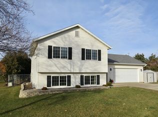 101 Capelle Ct, Spring Valley, MN 55975