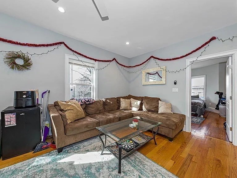 195 E Cottage St #2 — Photo 23