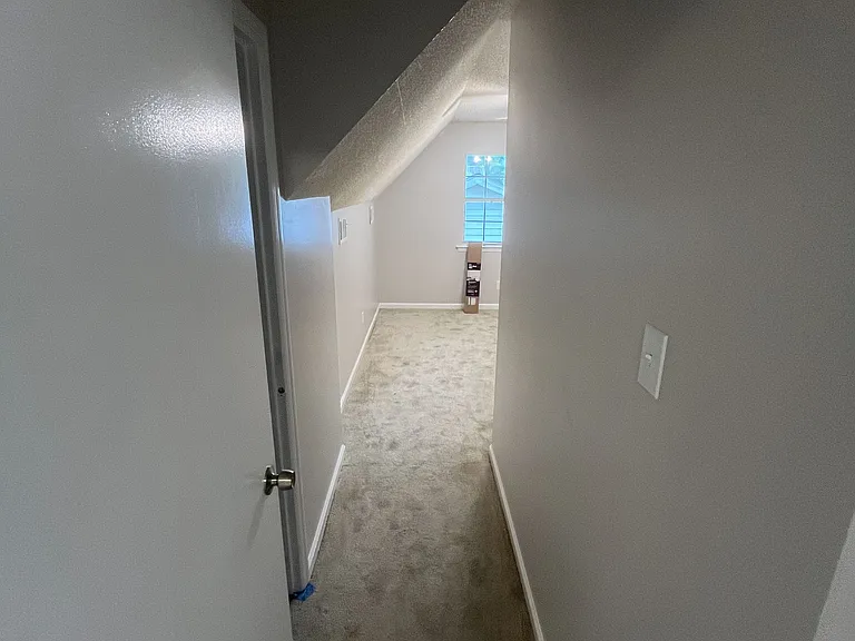 7322 Albert St — Photo 18
