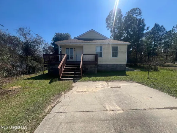 705 Josephine St, Pass Christian, MS 39571