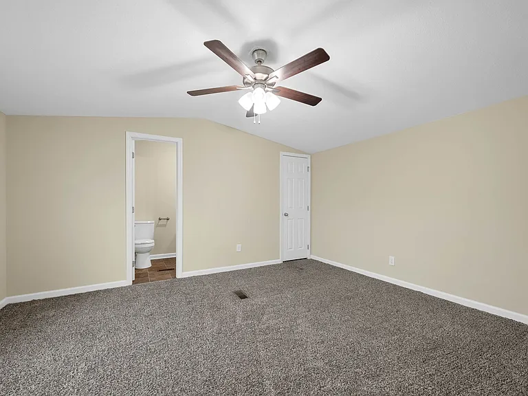 315 Jennifer St — Photo 14