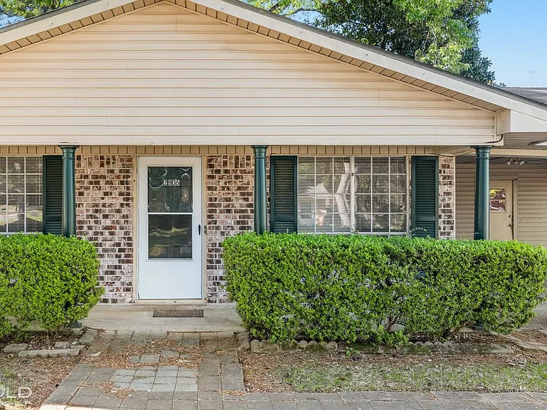 2935 Salem Dr — Photo 4