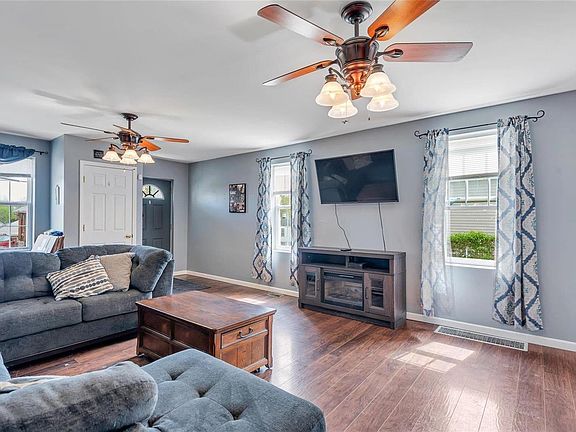 5th image of 925 Erskine Ave