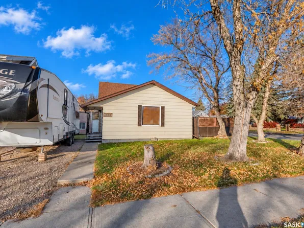 1080 Henleaze Avenue, Moose Jaw, SK S6H 3V6