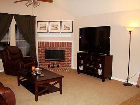 4th image of 1421 Mockingbird Dr