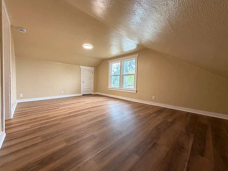 1218 E Queen Ave #2 — Photo 16