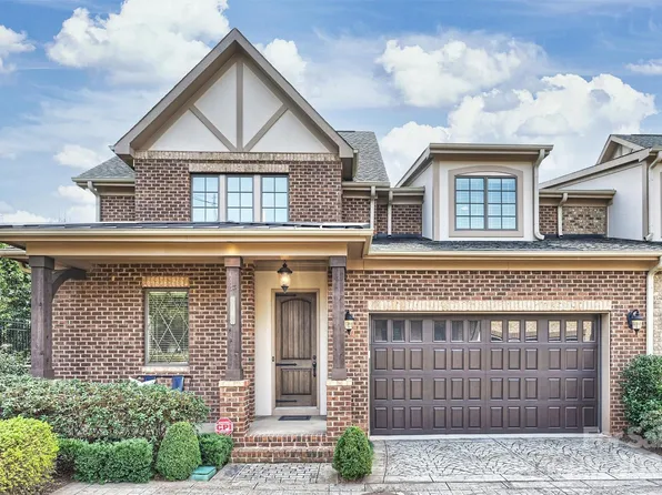 3303 Smith Point Ct, Charlotte, NC 28226