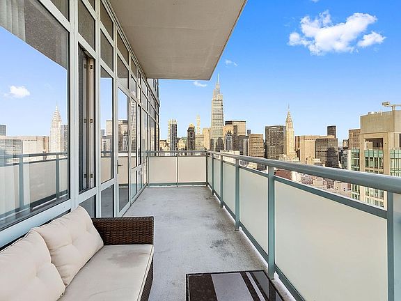 3rd image of 325 5th Ave APT 44B
