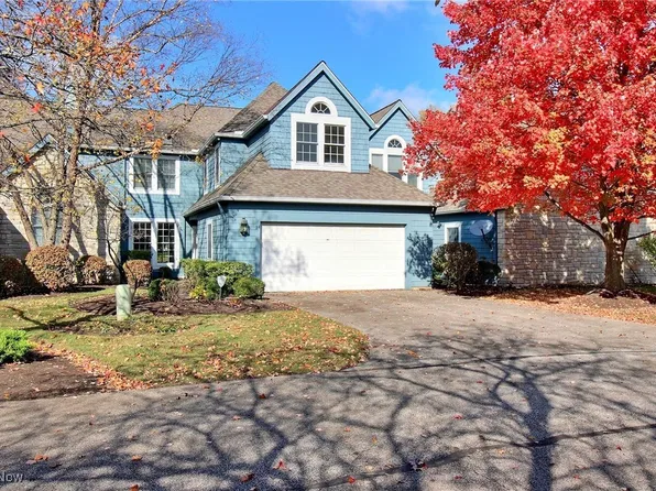 24 Haskell Dr, Bratenahl, OH 44108
