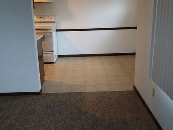 4th image of 4613 Thurston Ln APT 5