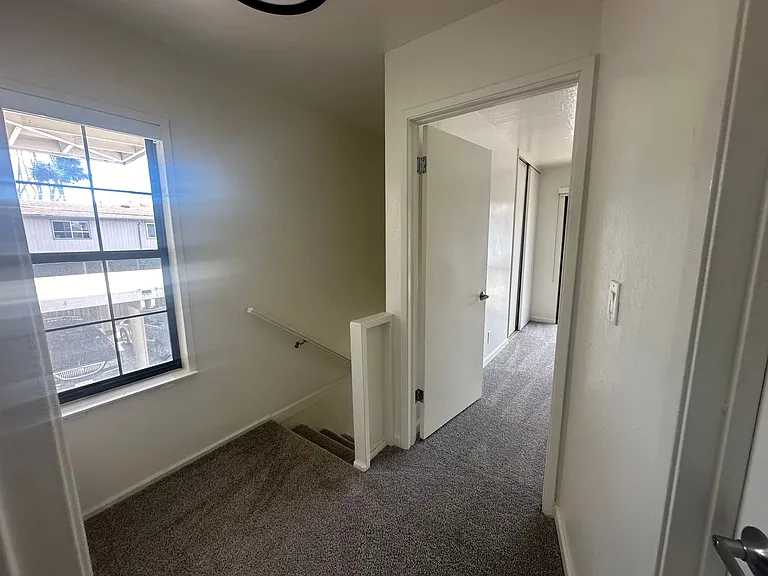 190 Adler Ave — Photo 32