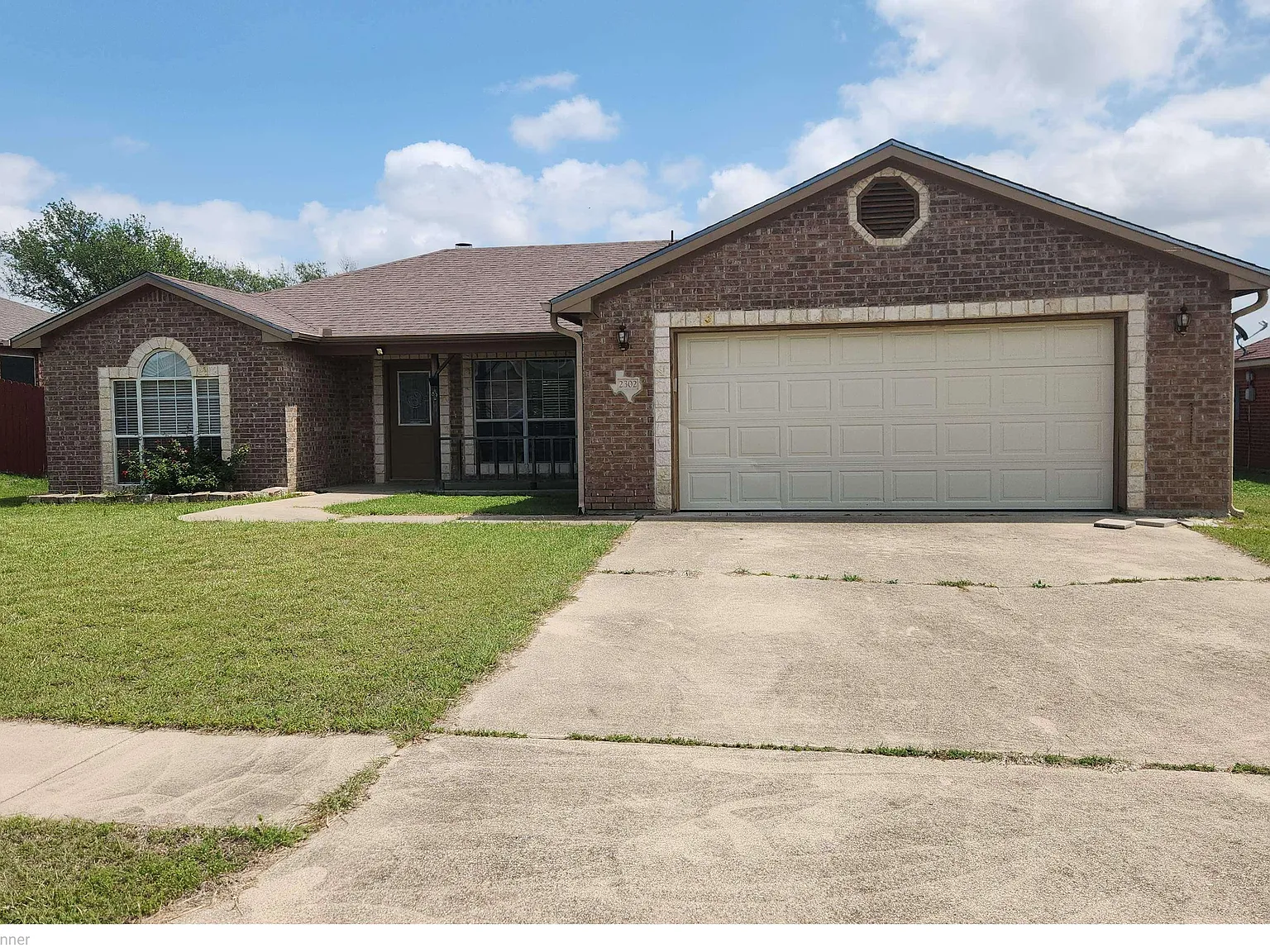 3 Bed, 2 Bath Home — Photo 1