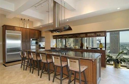 1st image of 1101 Walnut 2009 St #2009