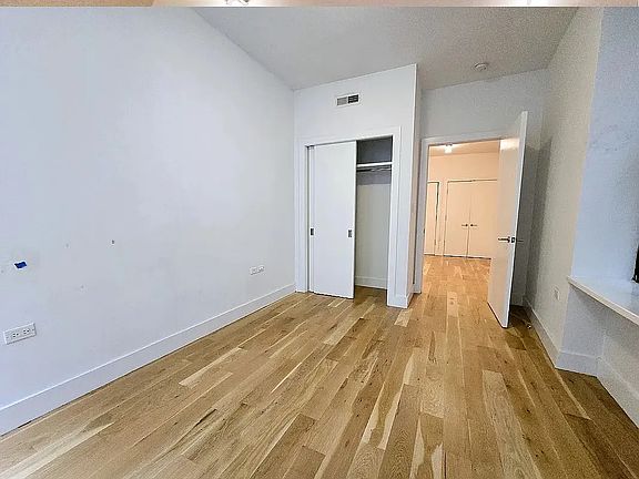 3rd image of 184 Joralemon St APT 4B