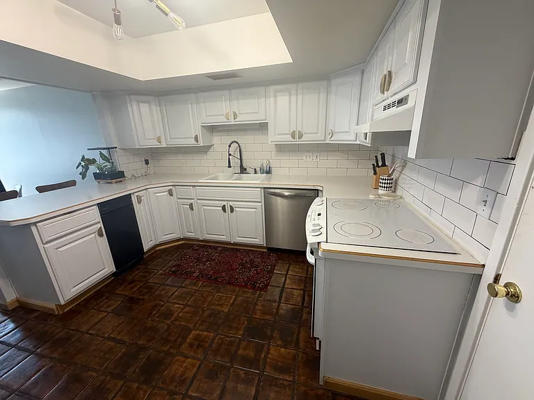 1237 E Brickyard Rd #305 — Photo 4