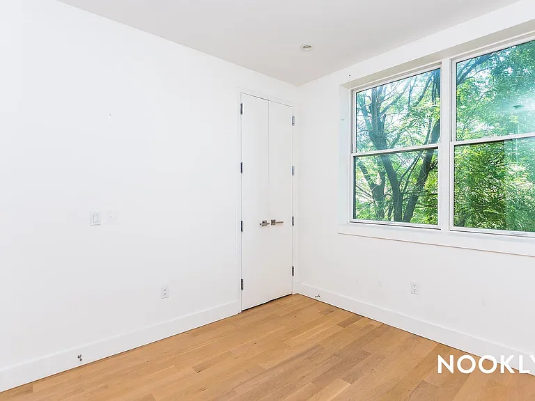 829 Willoughby Ave #2B — Photo 8