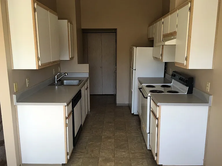 Vista Pointe Apartments in South Salem Oregon Comfortable Living Near Shopping and I5 — Photo 24