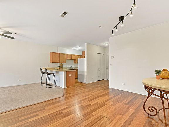 5th image of 10 Lake St #206