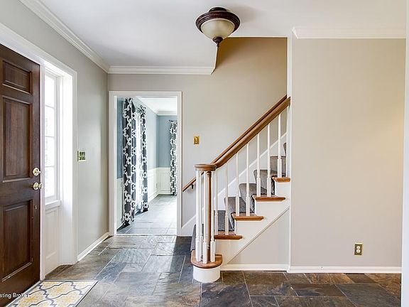 8900 Peterborough Dr-4