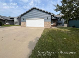 5504 W Darcie St, Sioux Falls, SD 57106