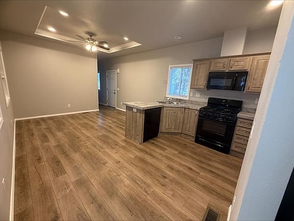 5th image of 14740 Bass Dr #28