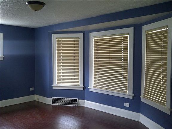 E131 Living Room