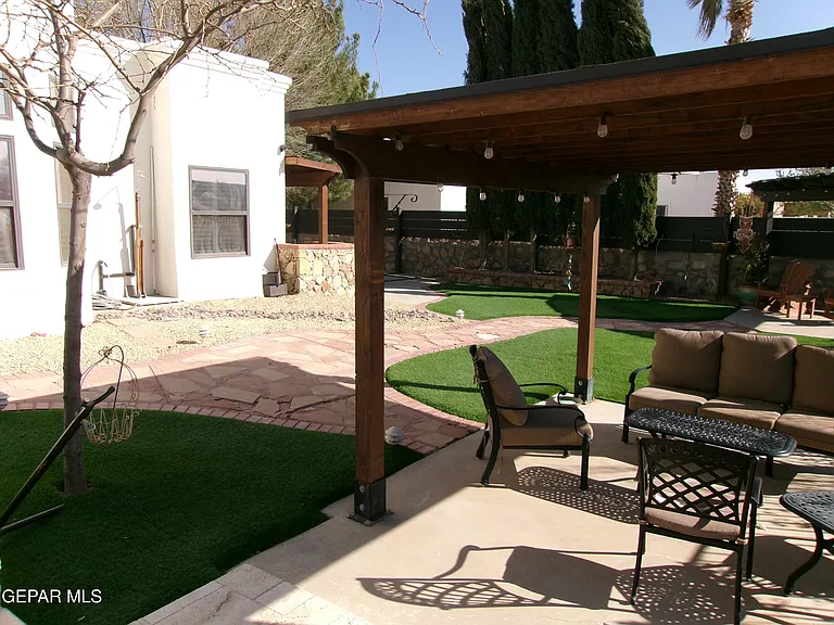 5833 Angel St — Photo 35